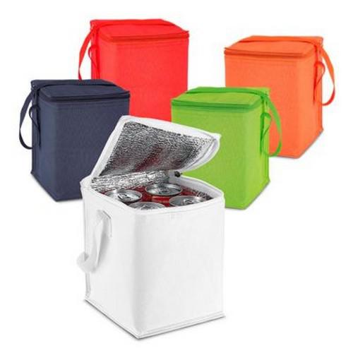 BOLSA TERMICA CONFECCIONADA EM NAYLO 70 PLASTIFICADO COM FORRO INTERNO EM MANTA LAMINADA