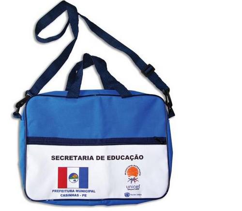 PASTA ESCOLAR CONFECCIONADO EM NAYLON 600 COM BOLSO FRONTAL